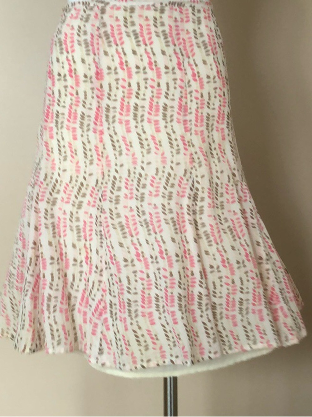 Liz Claiborne Women’s Cream A-Line Skirt with Pink and Taupe Print